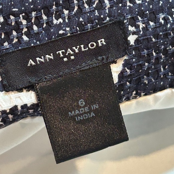 Ann Taylor Black White Floral Jacquard Mini Skirt Women's‎ Size 6 - Picture 3 of 6